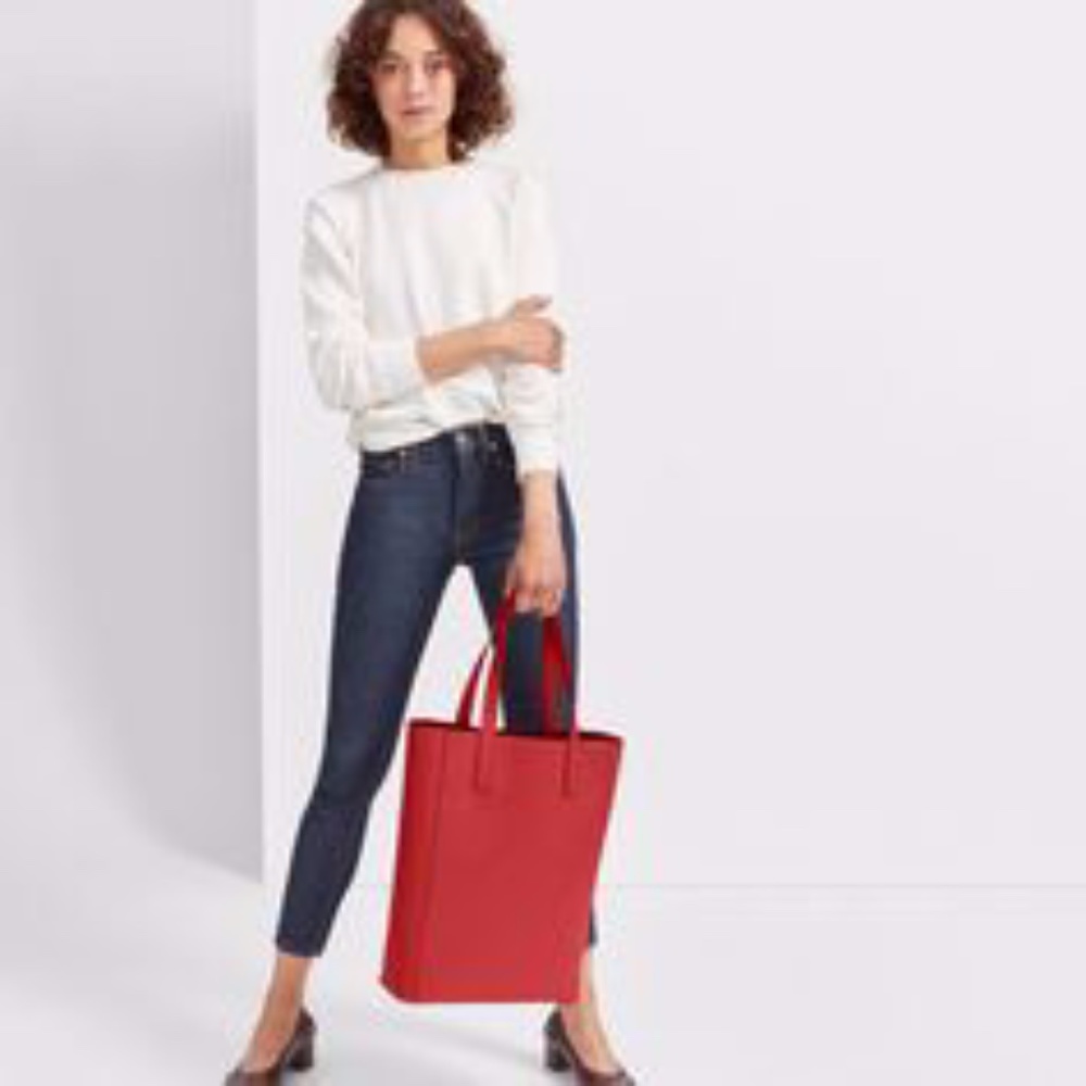 RED Everlane Magazine Tote! Minimal chic